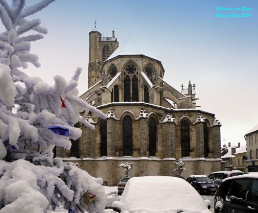 Katedrála Notre Dame ve&nbsp;Villeneuve sur Yonne.