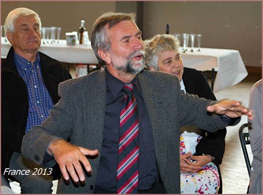 Emotivní přízpěvek do rozpravy ve francouzštině přednesl Mgr. L. Čása Emotivní přízpěvek do rozpravy ve francouzštině přednesl Mgr. L. Čása
