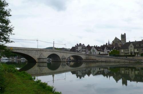 Památky Villeneuve sur Yonne