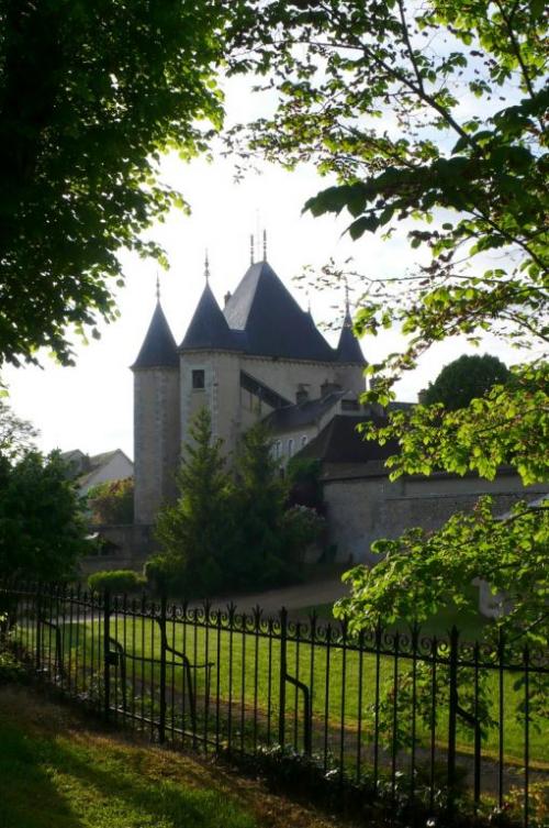 Památky Villeneuve sur Yonne