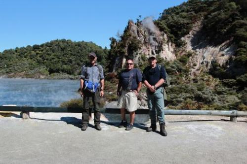 Nový Zéland, konec r.2013, tři cestovatelé, sopečné jezero
